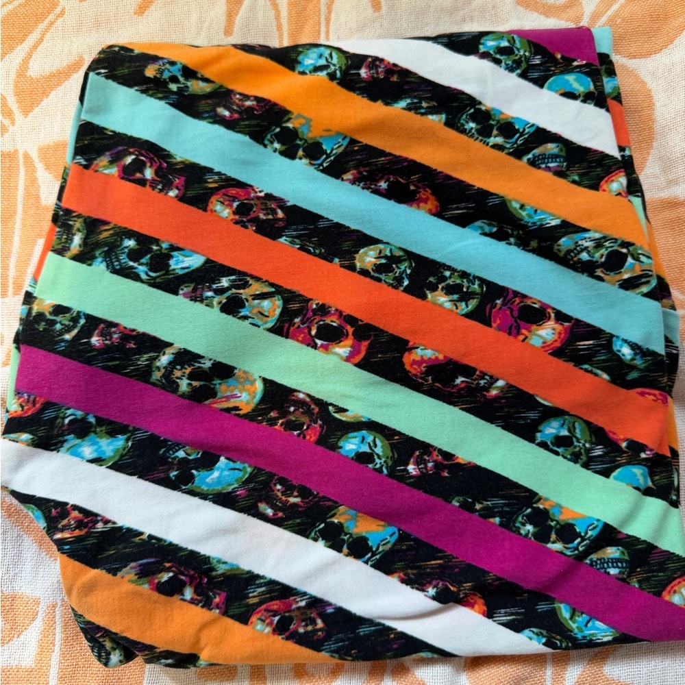 LuLaRoe Striped Skull Halloween Leggings TC2